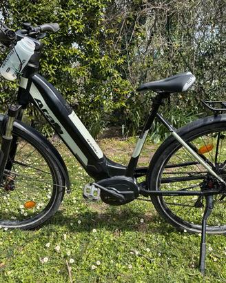 Bici elettrica Atala modello trekking