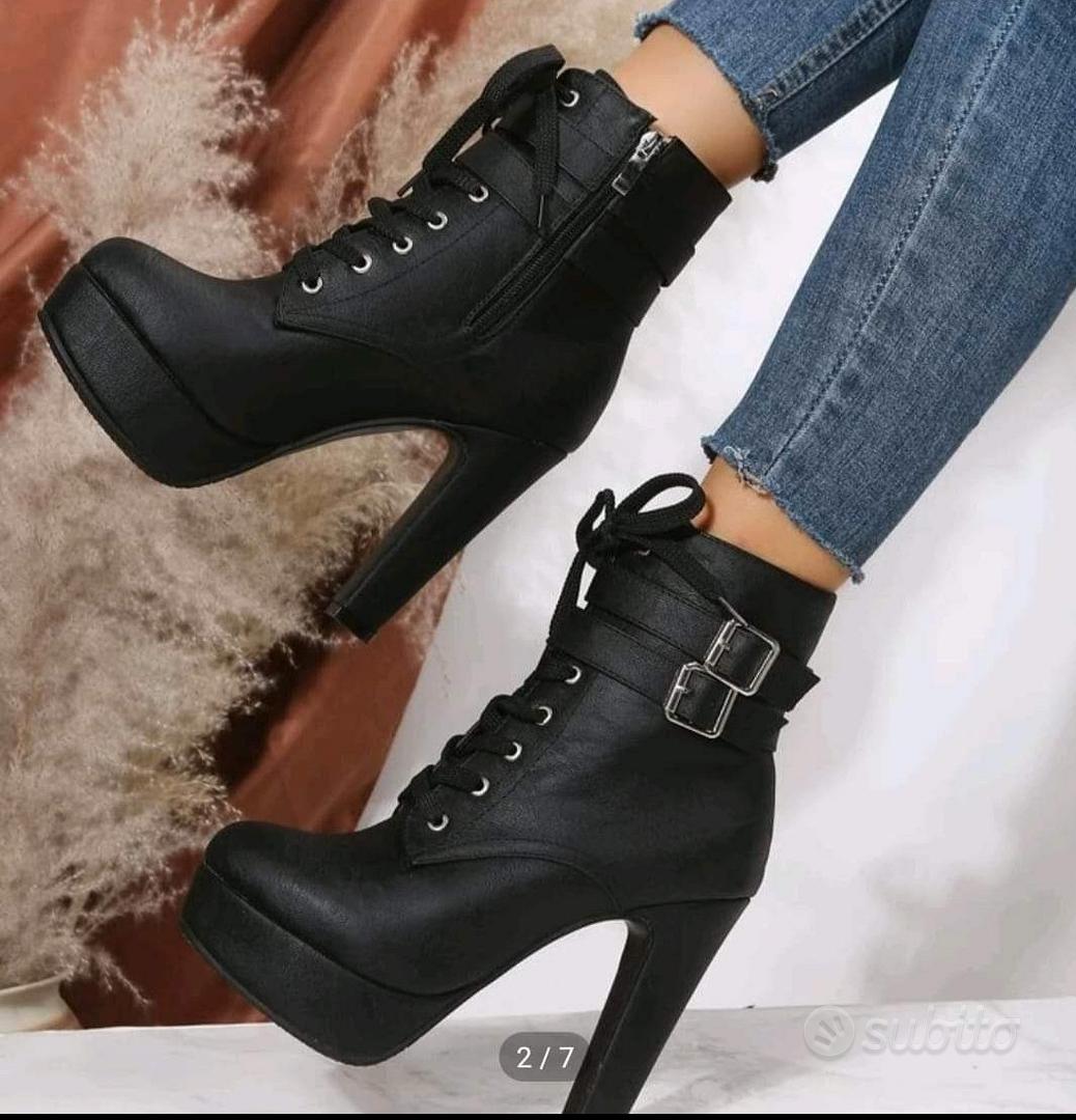 Stivaletto Tronchetto Stringato Nero con Tacco Abbigliamento e Accessori In vendita a Oristano
