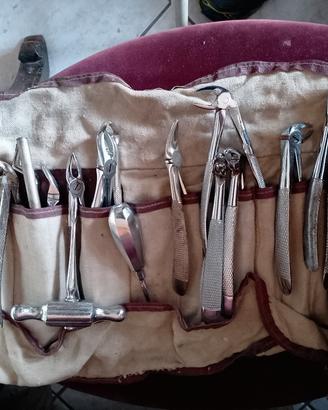 Ferri, strumenti medici vintage da collezione 