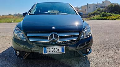 Mercedes B 200