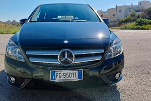 Mercedes B 200
