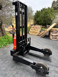 Transpallet fuori strada elettrico