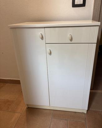 Mobiletto bagno disimpegno