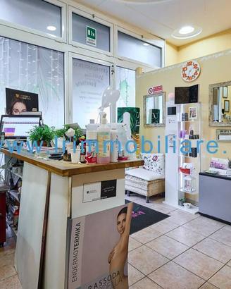 Attività / Licenza di 65 m² con 5 locali a Roma
