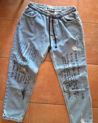 Pantaloni jogger