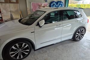 Tiguan 2.0 tdi r-line