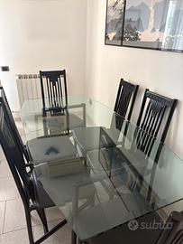 Tavolo moderno piu sedie