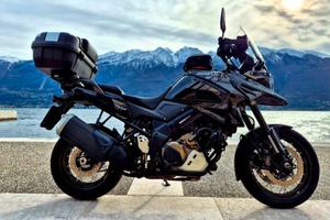 Suzuki V-Strom 1050 XT full optional 