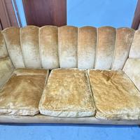 Divano + 2 poltrone “vintage”