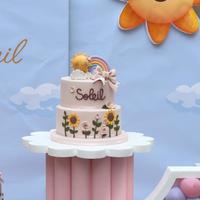 Torta finta a due piani - Tema Sole e Arcobaleno