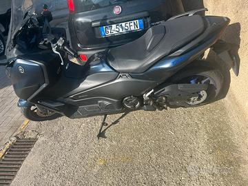 Yamaha tmax 560