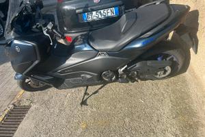 Yamaha tmax 560