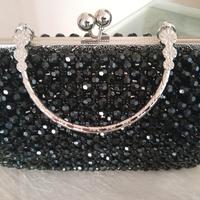 Borsa Clic Clac con perline acriliche fatta a mano