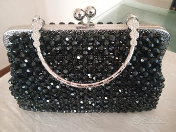 Borsa Clic Clac con perline acriliche fatta a mano
