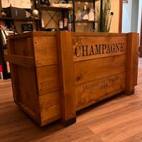 Cassapanca , tavolo basso sala,champagne vintage