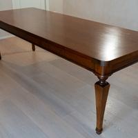 Tavolo in legno di ciliegio