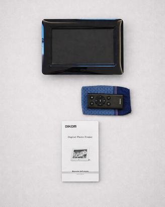 Cornice digitale DIKOM 7” completa di telecomando 