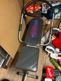 sport panca per fare addominali 