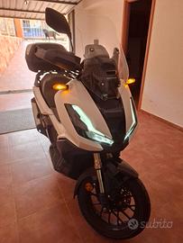 Scooter Honda ADV 350