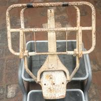 Portapacchi posteriore per vespa 