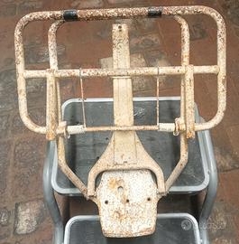Portapacchi posteriore per vespa 