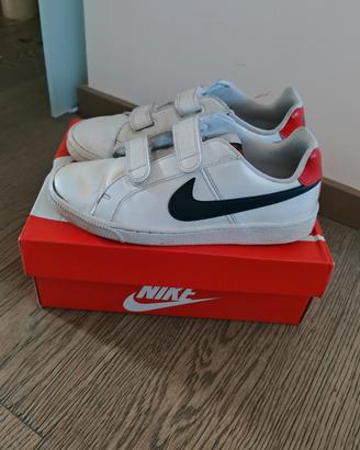 scarpe bambino Nike bianche logo blu numero 35