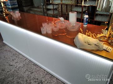 2 banconi uniti e separabili laccati con led