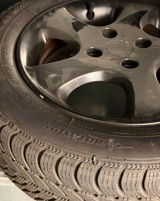 Set di 4 gomme invernali SAVA 195/60R15