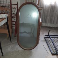 Specchio ovale bordo legno per camera letto