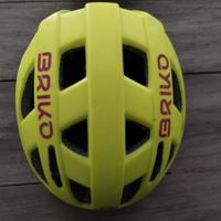 Casco da bici o skate da bambina