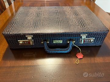 Due valigette set coltelli e accessori cucina Soli