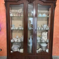 Vetrina in legno stile classica