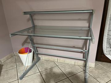 Scrivania in acciaio e vetro ad angolo – design mo