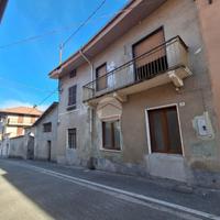 CASA DI CORTE A PEROSA CANAVESE