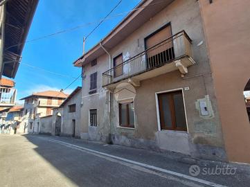 CASA DI CORTE A PEROSA CANAVESE
