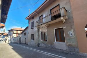 CASA DI CORTE A PEROSA CANAVESE