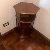 Mobiletto in legno da interno