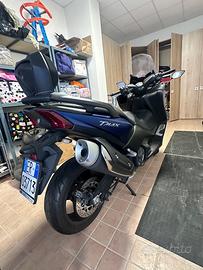 Tmax 530 SX