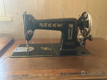 Macchina da cucire antica