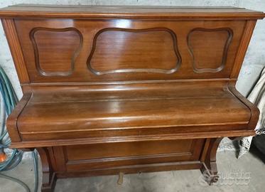 Pianoforte verticale antico