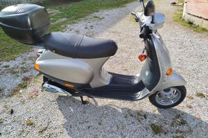 piaggio vespa ET4 50 