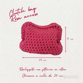 Clutch bag all’uncinetto rosa acceso