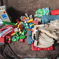 Super set trenino in legno+ garage multipiano. 
