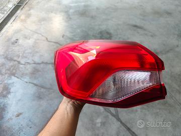 Faro posteriore Ford Focus MK4