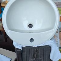 Lavandino tondo leggermente ovale arredo bagno