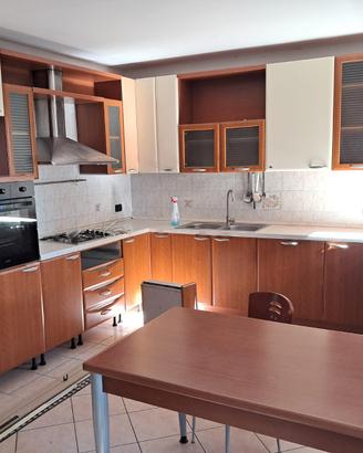 Berloni cucina completa di elettrodomestici.