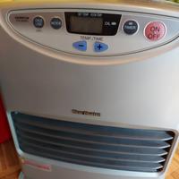 Stufa elettrica ventilata a combustibile liquido