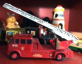 Toys LESNEY England "MERRYWEATHER RIRE ENGINE"