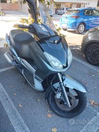 x-Max  250 