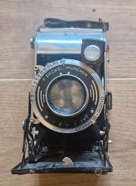 Macchina fotografica vintage